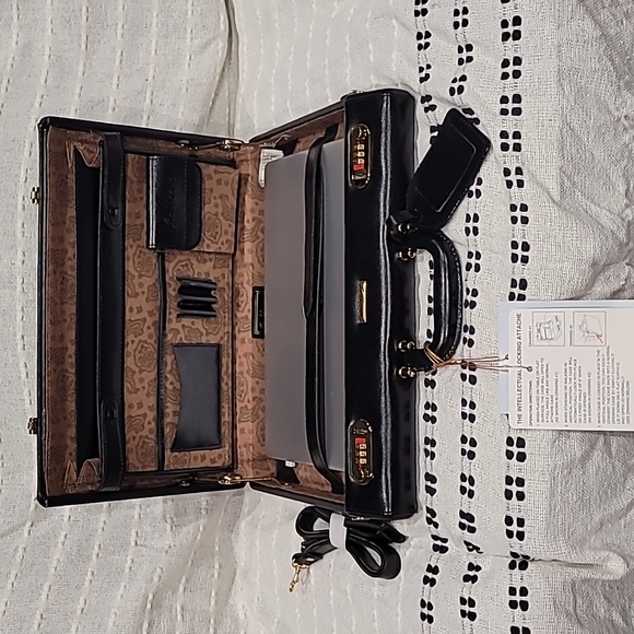 Gabbiano Excutive Briefcase - Picture 9 of 9